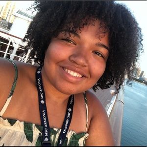 Meet your Posher, Lourdes